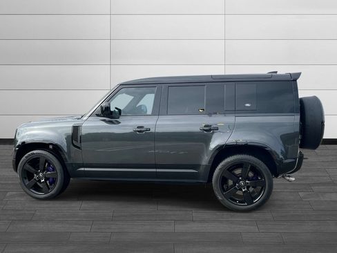 Certified 2024 Land Rover Defender 110 V8 AWD/4WD image 2