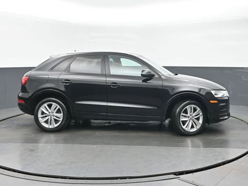 Used 2017 Audi Q3 2.0T Premium image 2