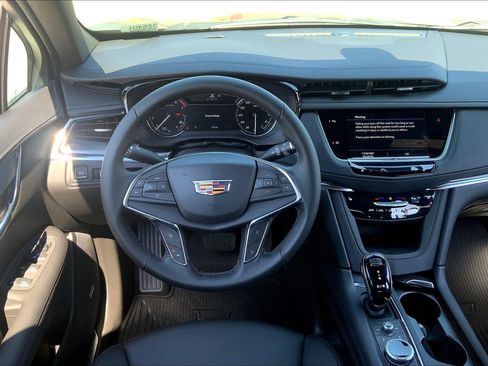 Used 2025 Cadillac XT5 Luxury FWD image 22