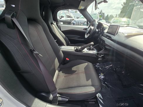 Used 2016 MAZDA MX-5 Miata Club RWD image 11