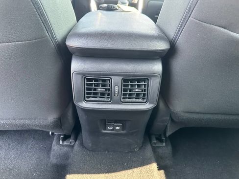 Used 2025 Toyota RAV4 XLE AWD/4WD image 24
