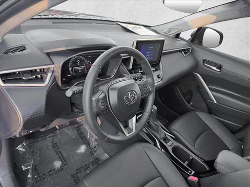 Certified 2025 Toyota Corolla Cross XLE image 11