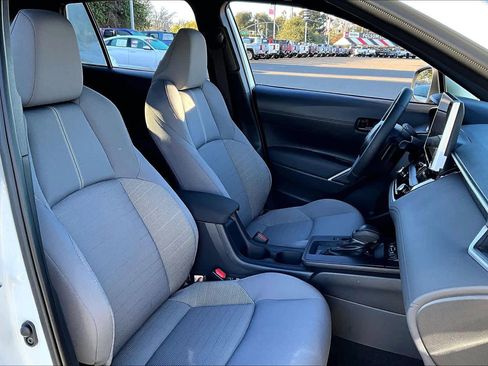 Used 2026 Toyota Corolla Cross SE image 8