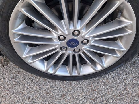 Used 2015 Ford Fusion SE w/ Equipment Group 202A image 3