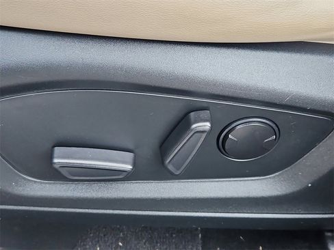 Used 2021 Ford Explorer XLT w/ Equipment Group 202A image 22