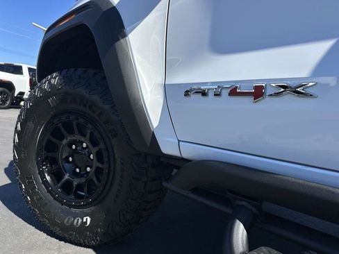 New 2026 GMC Canyon AT4X w/ AT4X AEV Edition AWD/4WD image 33