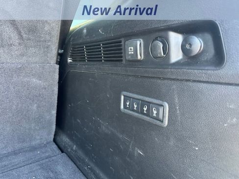 Used 2024 Jeep Wagoneer Series III AWD/4WD image 9