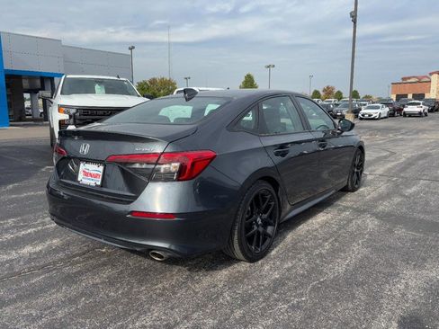 Used 2024 Honda Civic Sport image 3