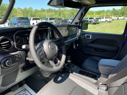 New 2026 Jeep Wrangler Unlimited Rubicon AWD/4WD image 33