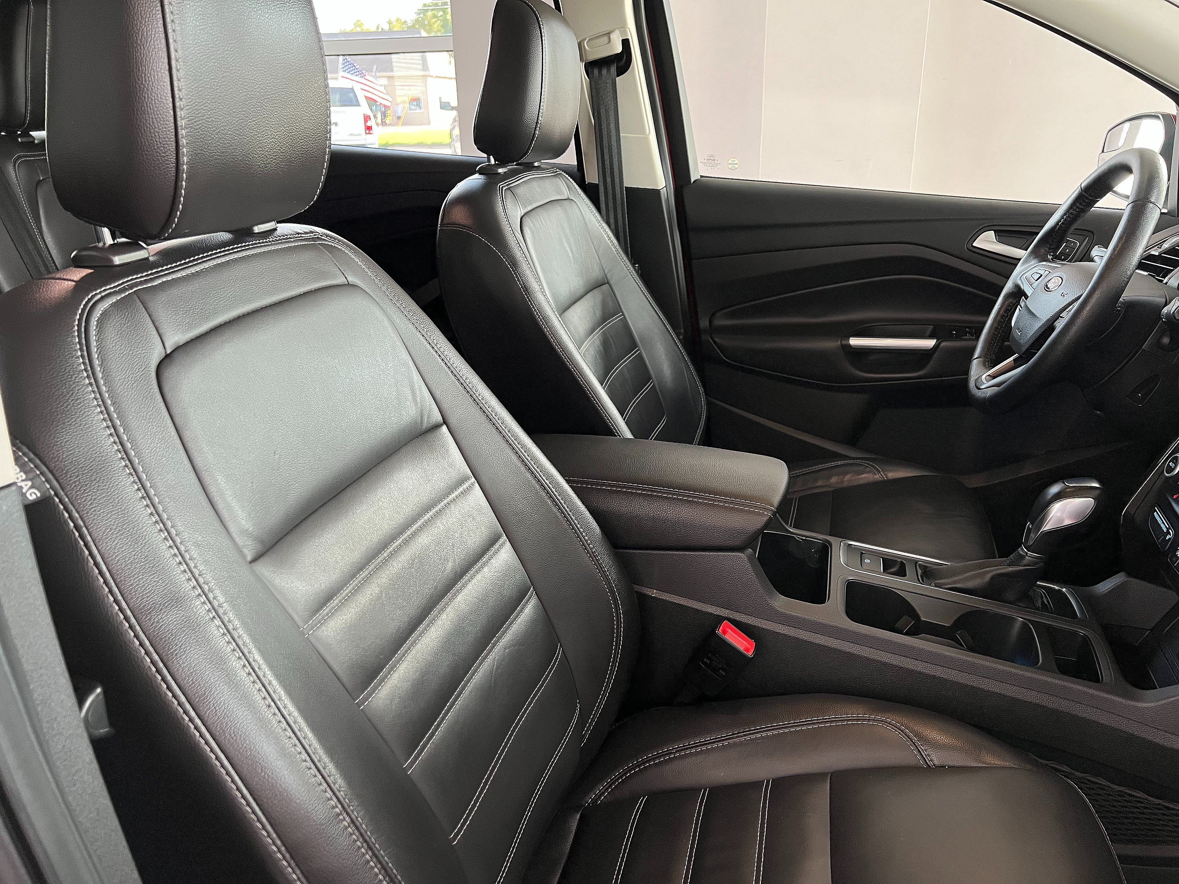Used 2018 Ford Escape Titanium AWD/4WD image 25