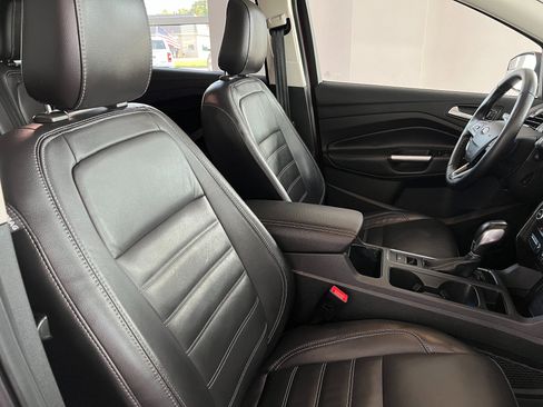 Used 2018 Ford Escape Titanium AWD/4WD image 25