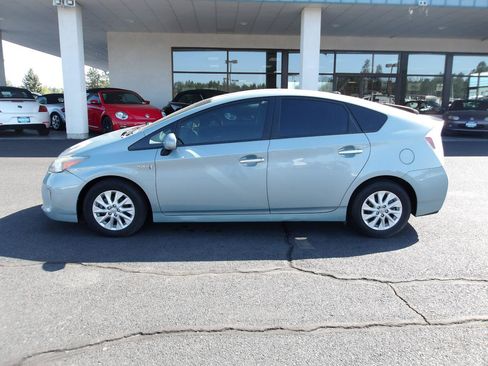 Used 2014 Toyota Prius Prime Plug-In Hybrid FWD image 2