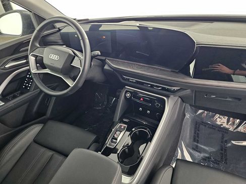 Used 2025 Audi Q5 Premium Plus w/ Premium Plus AWD/4WD image 11