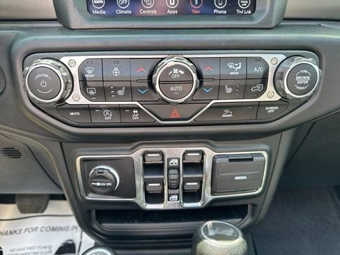 Used 2022 Jeep Wrangler Unlimited Sport AWD/4WD image 16