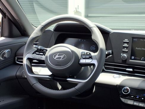 New 2025 Hyundai Elantra Sport image 16