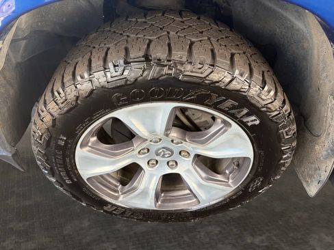 Used 2019 RAM 1500 Laramie AWD/4WD image 36
