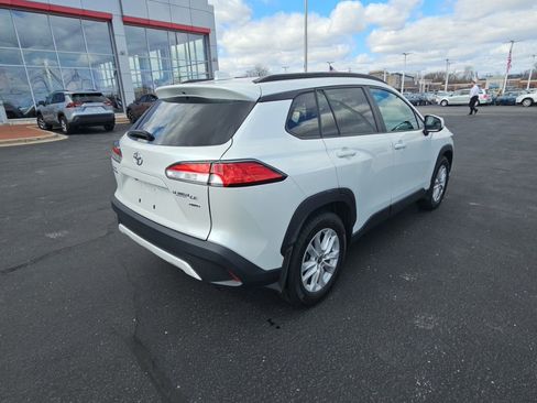 Certified 2022 Toyota Corolla Cross LE AWD/4WD image 3