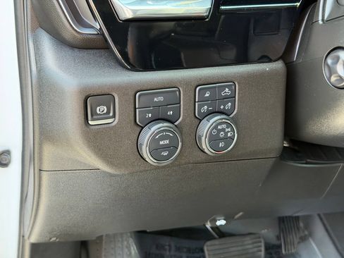 Used 2024 Chevrolet Silverado 1500 LTZ w/ LTZ Convenience Package II AWD/4WD image 17
