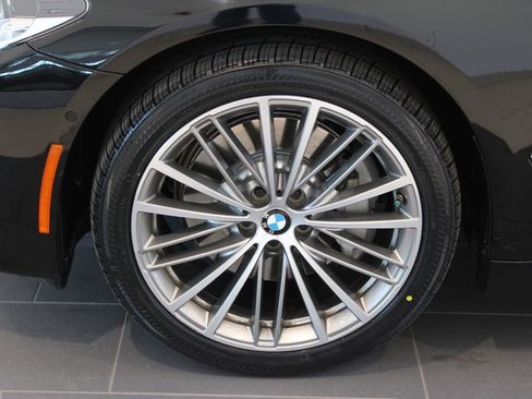 Used 2019 BMW 540i xDrive AWD/4WD image 29