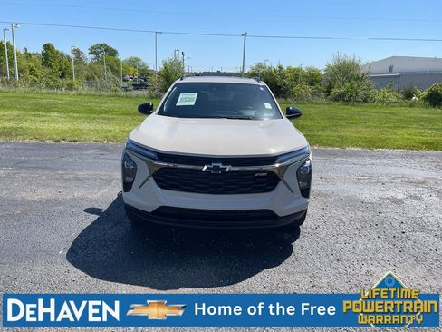 Used 2026 Chevrolet Trax RS w/ Sunroof Package FWD image 9