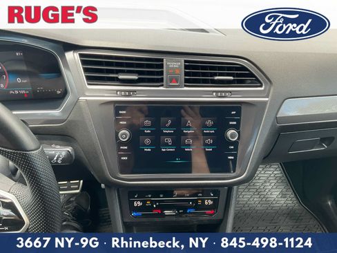 Used 2023 Volkswagen Tiguan SE R-Line AWD/4WD image 18