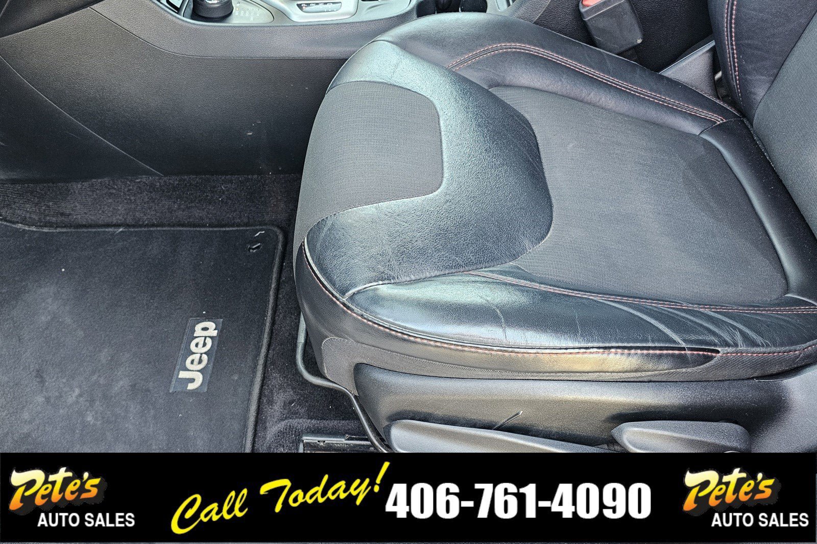 Used 2016 Jeep Cherokee Trailhawk AWD/4WD image 18