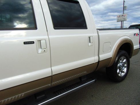 Used 2011 Ford F250 Lariat w/ Lariat Ultimate Pkg image 29