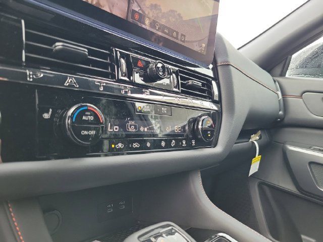 New 2026 Nissan Pathfinder Rock Creek AWD/4WD image 20