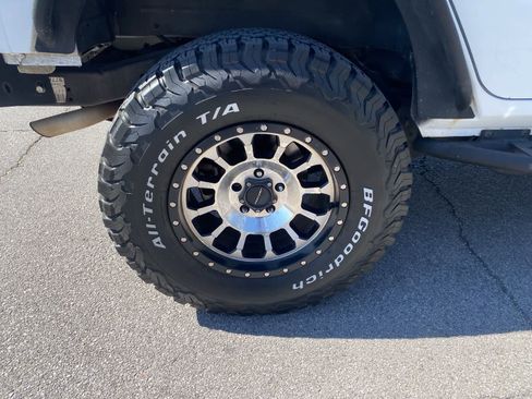 Used 2017 Jeep Wrangler Unlimited Sport w/ Quick Order Package 24S AWD/4WD image 6