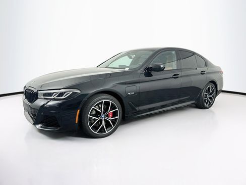 Used 2023 BMW 530e w/ Executive Package RWD image 3