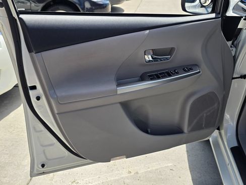 Used 2015 Toyota Prius V Three FWD image 25