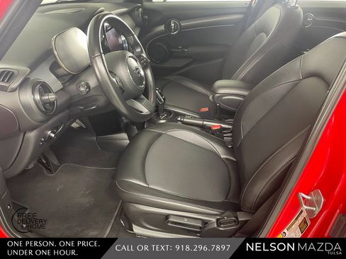 Used 2022 MINI Cooper 4-Door Hardtop image 18