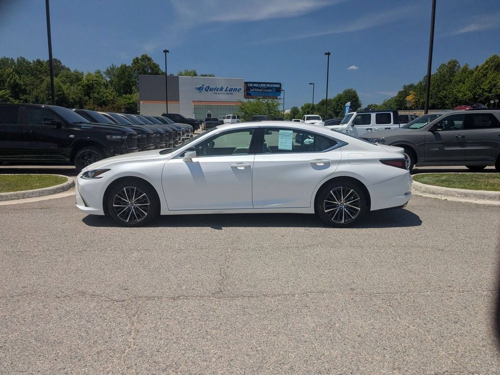 Used 2025 Lexus ES 350 w/ Premium Package FWD image 2