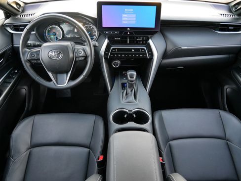 Used 2024 Toyota Venza XLE image 15