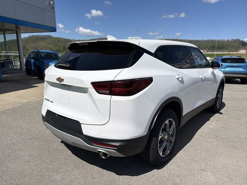 Used 2023 Chevrolet Blazer LT w/ LPO, Floor Liner Package AWD/4WD image 4