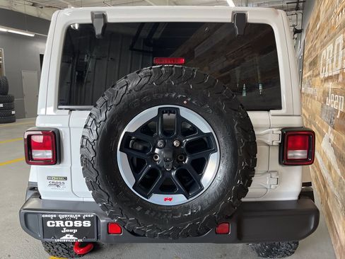 Used 2022 Jeep Wrangler Unlimited Rubicon w/ Cold Weather Group image 24