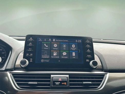 Used 2018 Honda Accord Sport image 32