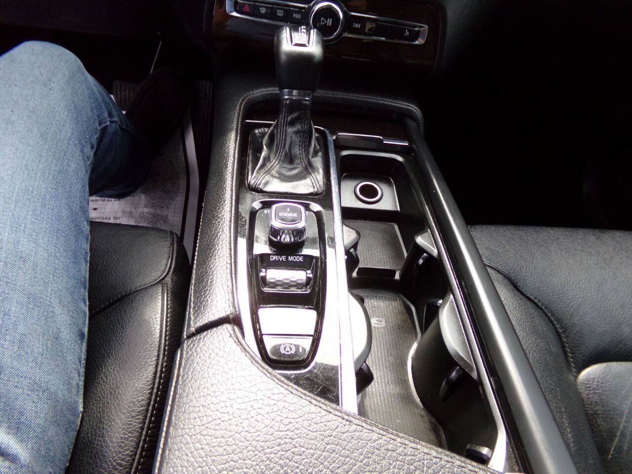 Used 2016 Volvo XC90 T6 Momentum w/ Momentum Plus Package AWD/4WD image 66