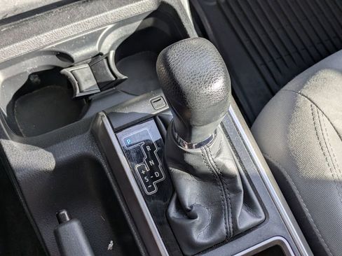 Used 2022 Toyota Tacoma SR image 24