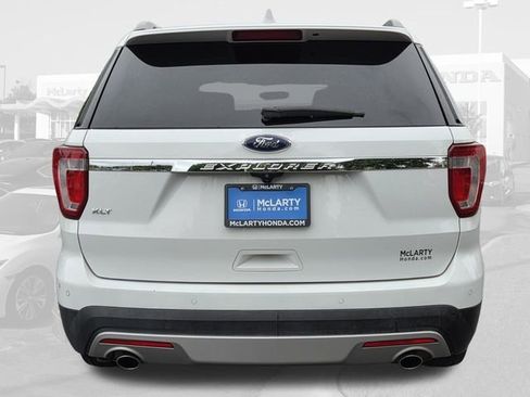 Used 2017 Ford Explorer XLT FWD image 6
