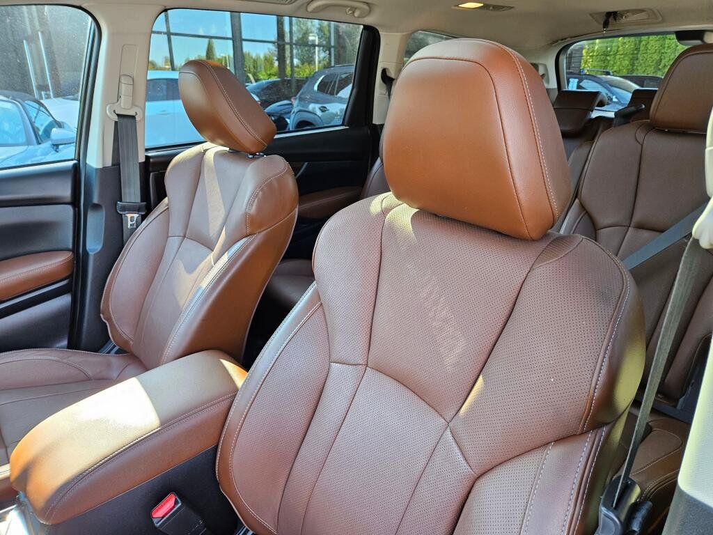 Used 2019 Subaru Ascent Touring AWD/4WD image 16