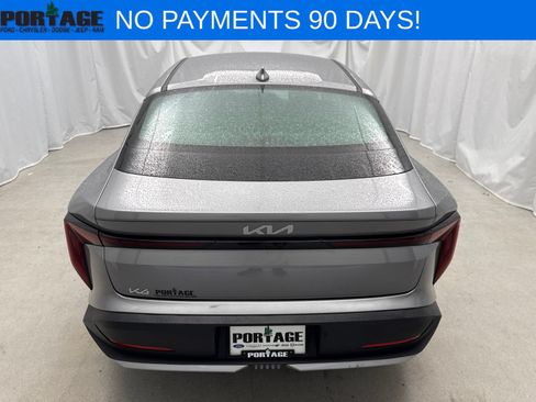 Used 2025 Kia K4 FWD image 3