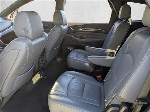 Used 2022 Buick Enclave Premium image 17