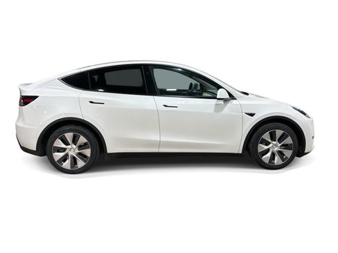 Certified 2023 Tesla Model Y Long Range AWD/4WD image 7