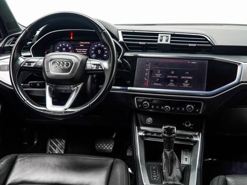 Used 2019 Audi Q3 2.0T Premium w/ Convenience Package AWD/4WD image 17