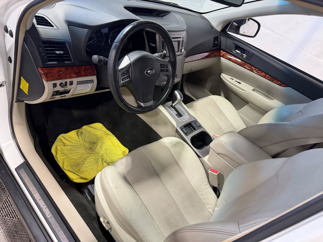 Used 2012 Subaru Outback 2.5i Limited w/ Moonroof Pkg AWD/4WD image 24