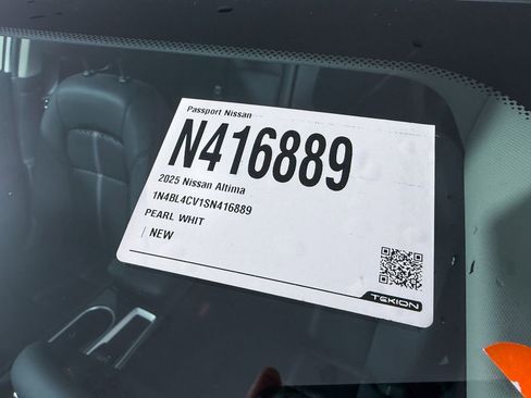 New 2025 Nissan Altima 2.5 SR image 29