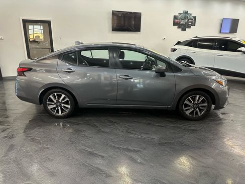 Used 2021 Nissan Versa SV FWD image 4