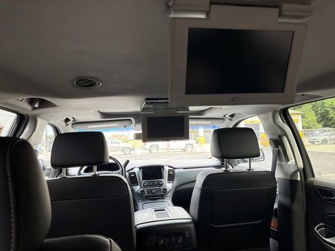Used 2020 Chevrolet Suburban Premier AWD/4WD image 22