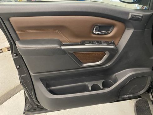 Used 2017 Nissan Titan Platinum Reserve w/ Off-Road Package AWD/4WD image 24